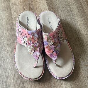 ARAVON Thong Sandals